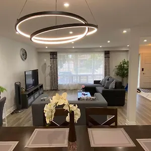 spectacular-3-bedrooms-house-close-to-airport.hotelstorontoontario.org/